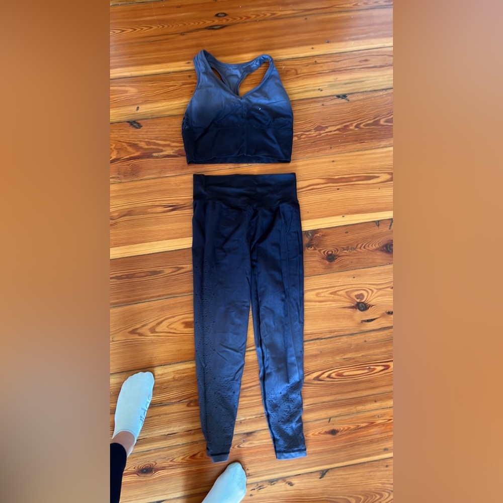 VS PINK workout set. Ombré black to grey